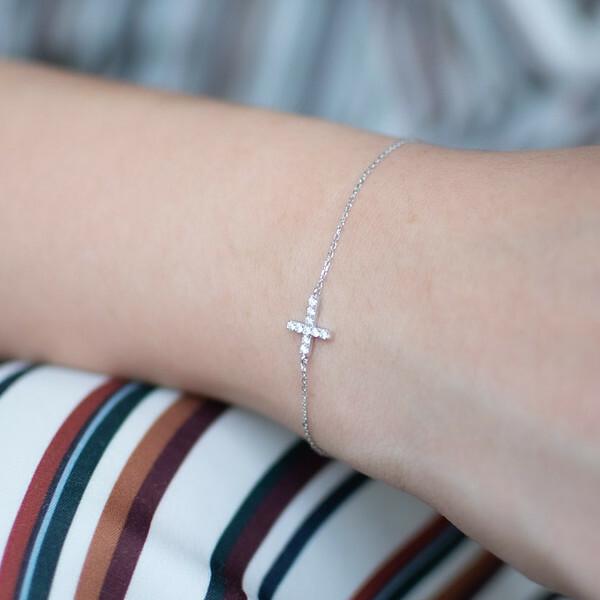18K Cross Diamond Bracelet