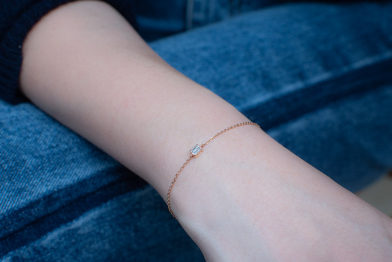 18K Single Emerald cut diamond bracelet