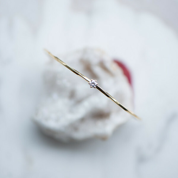 18K 0.10ct Twist Diamond Bangle