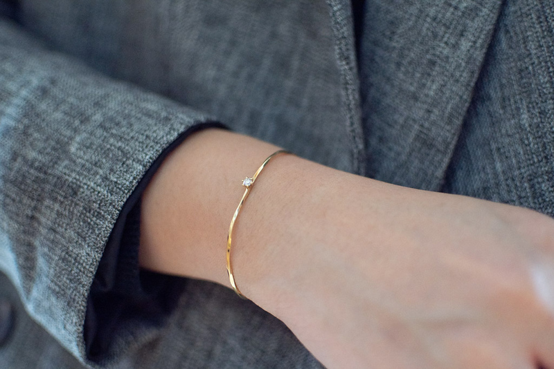 #(S) 18K 0.10ct Twist Diamond Bangle