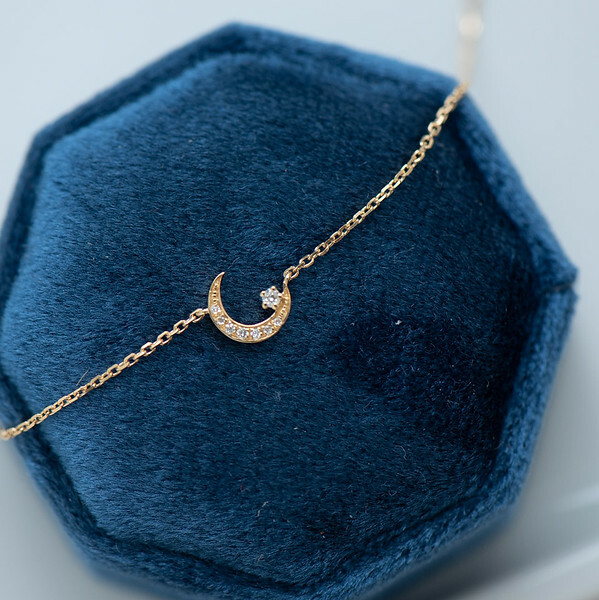 18K Moon Diamond Bracelet