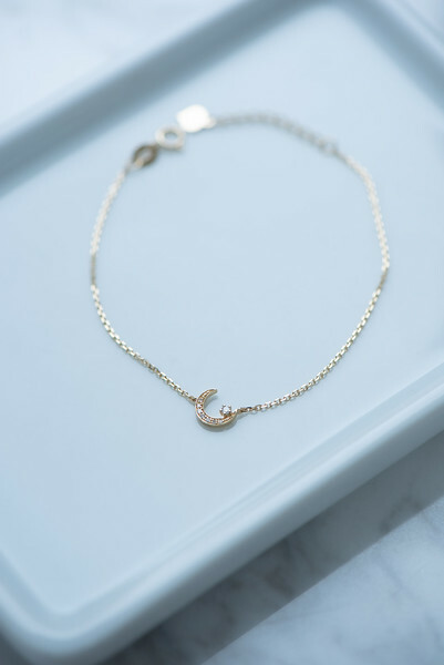 18K Moon Diamond Bracelet