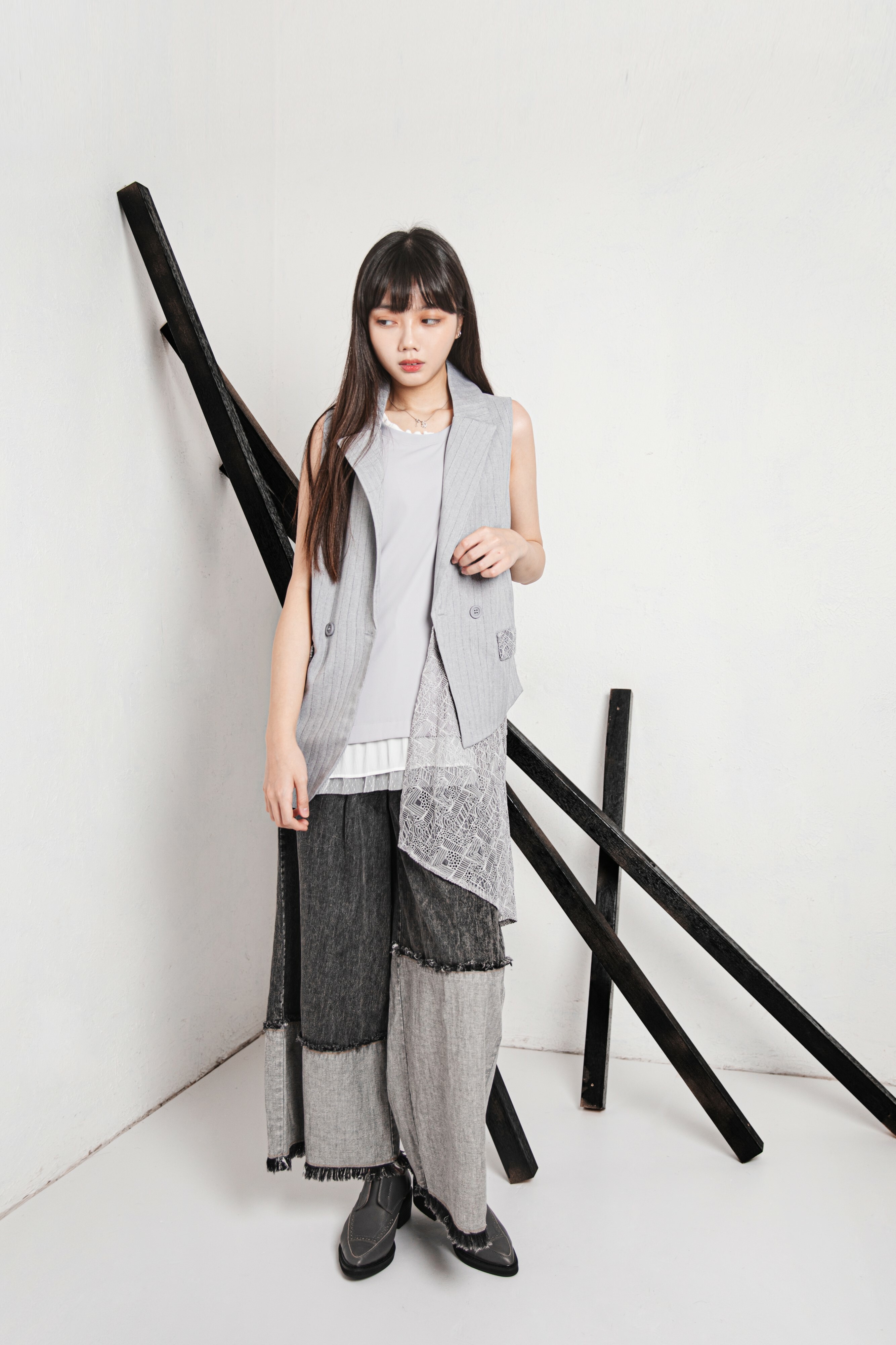 Woven Mix Lace Vest with Hem Details - T055C