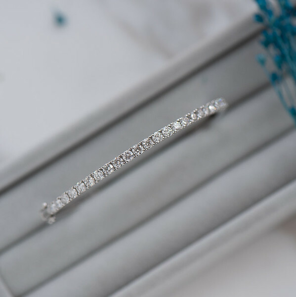 18K 2.7mm Diamond Bangle