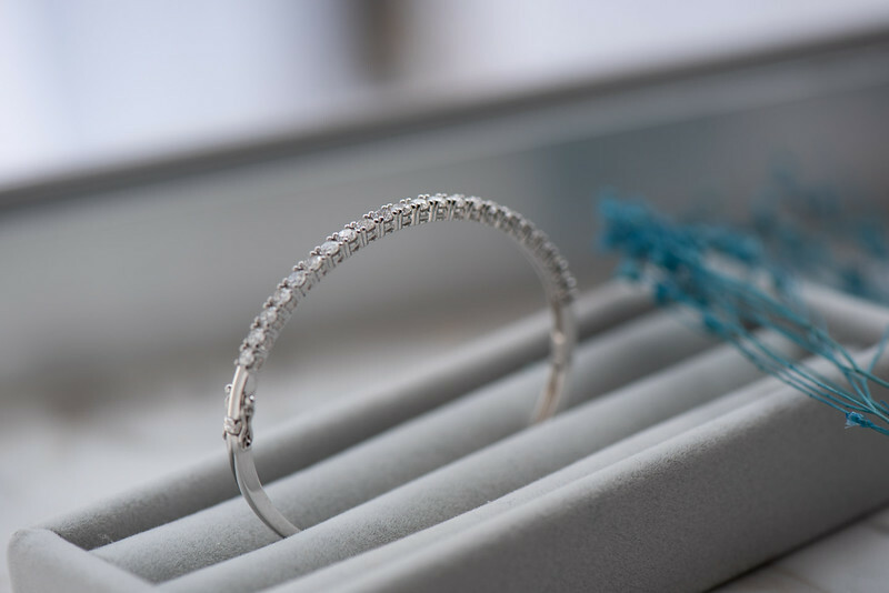 18K 2.7mm Diamond Bangle