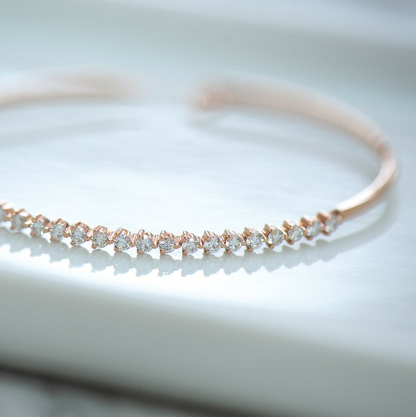 18K Diamond Bangle