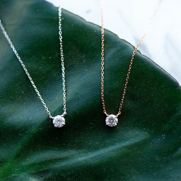 18K 4 prong single 0.10ct Diamond Necklace