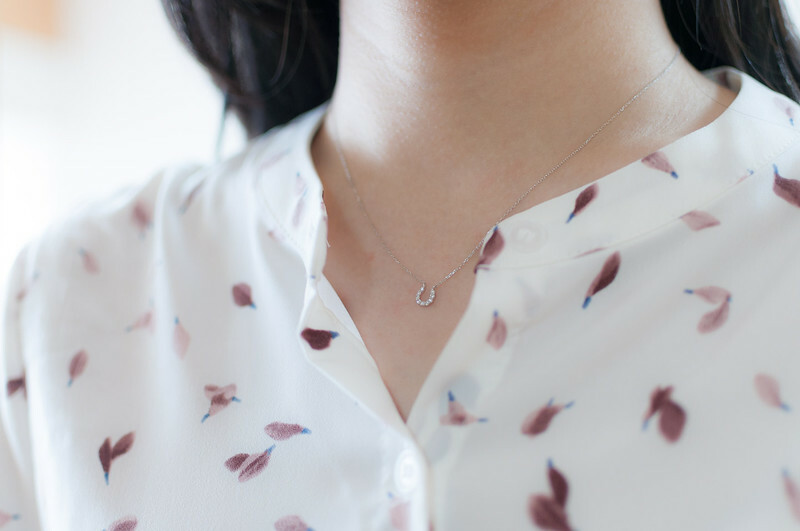 18K Horse Shoe Diamond Necklace