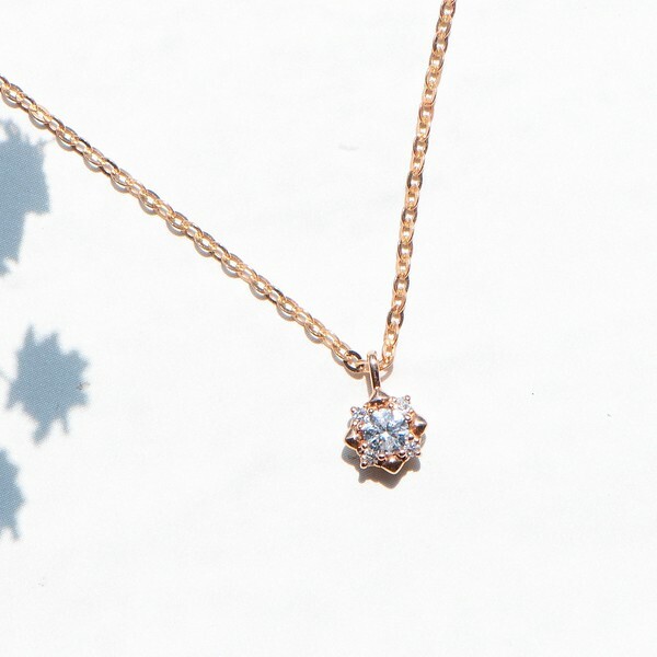 18K floral diamond necklace