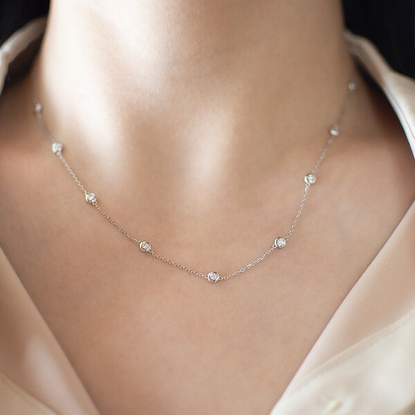 18K Dandelion Diamond Necklace