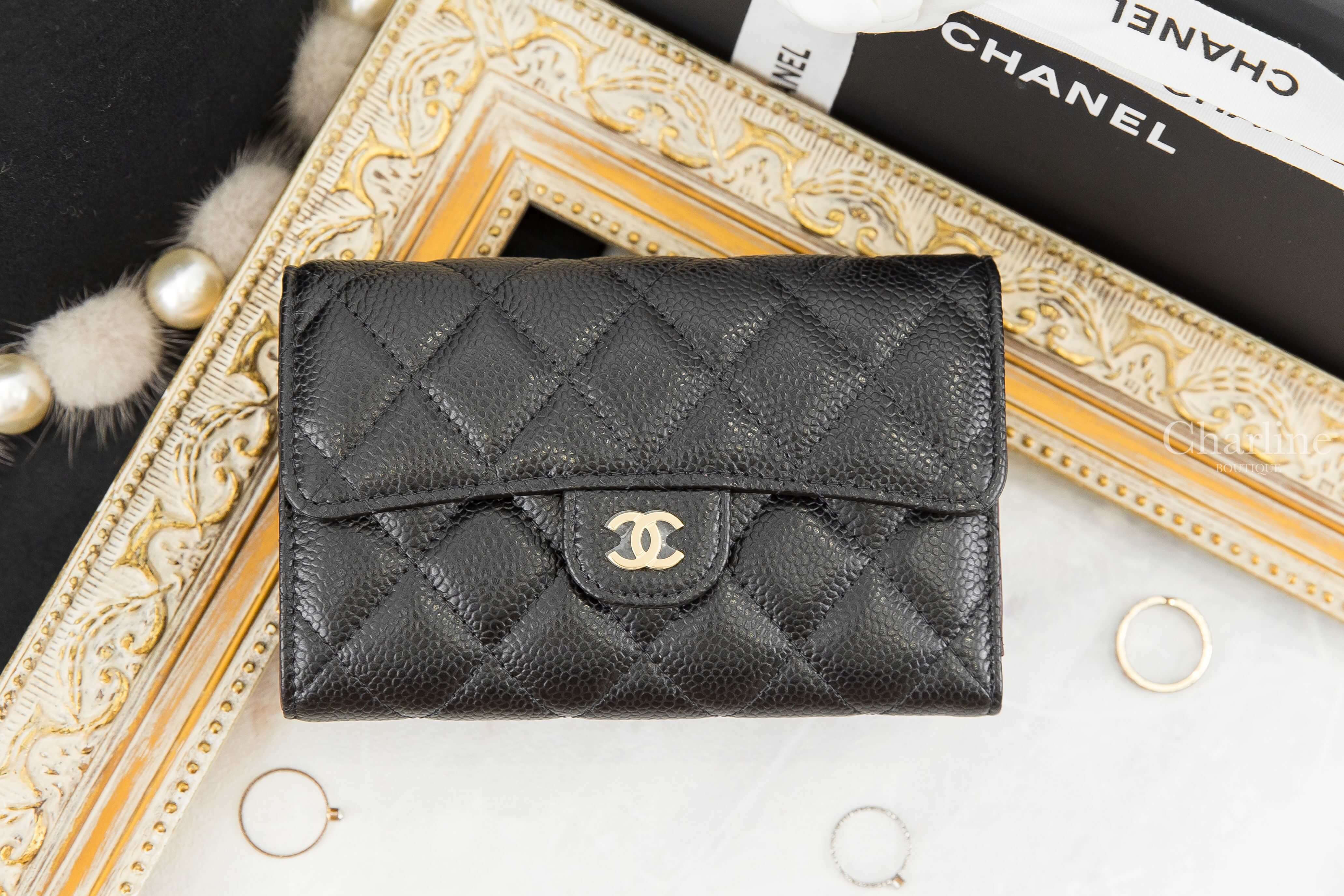 Chanel Medium Flap Wallet 黑色金CC荔枝菱格紋前釦式中夾-Charline Boutique 精品代購