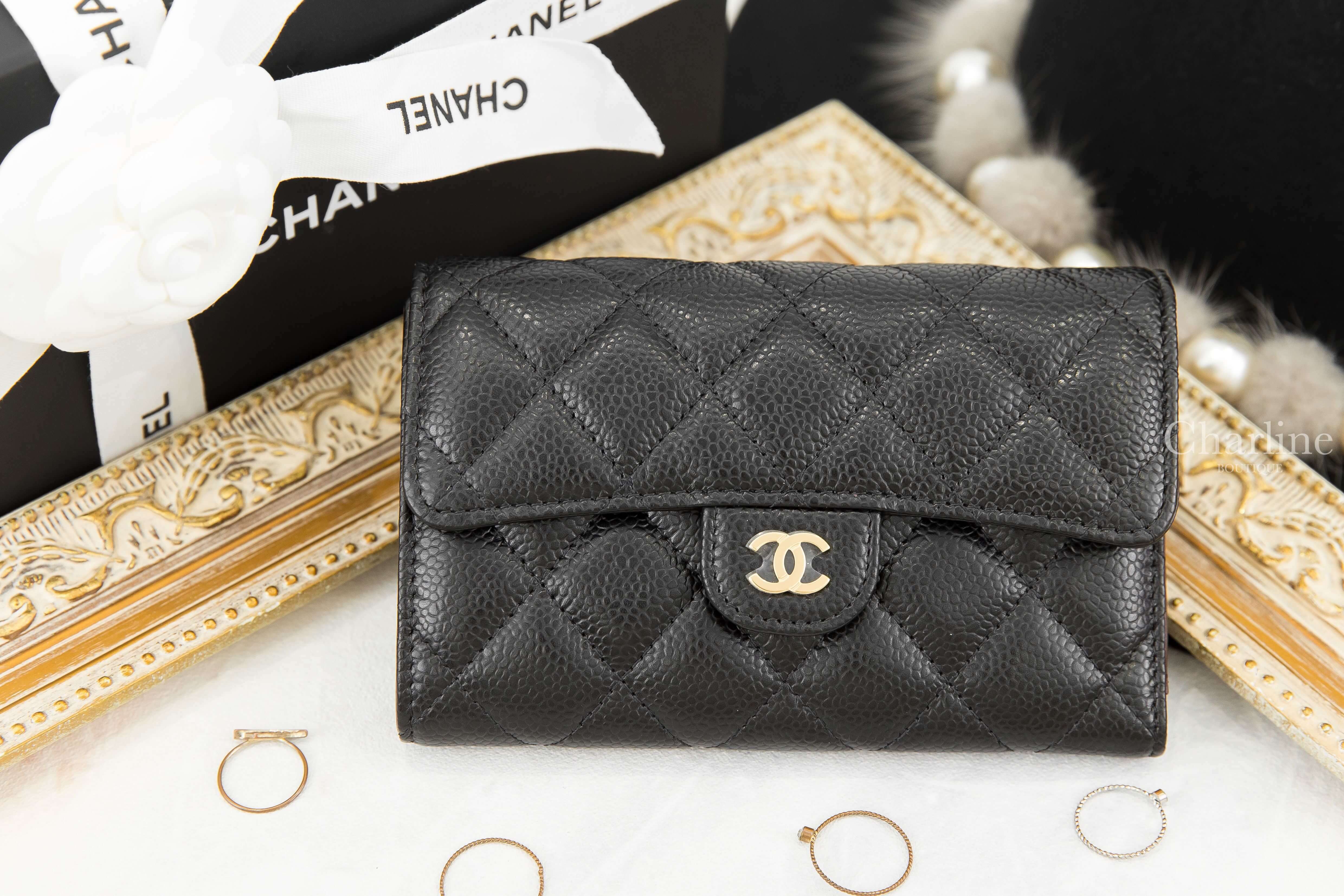 Chanel Medium Flap Wallet 黑色金CC荔枝菱格紋前釦式中夾-Charline Boutique 精品代購