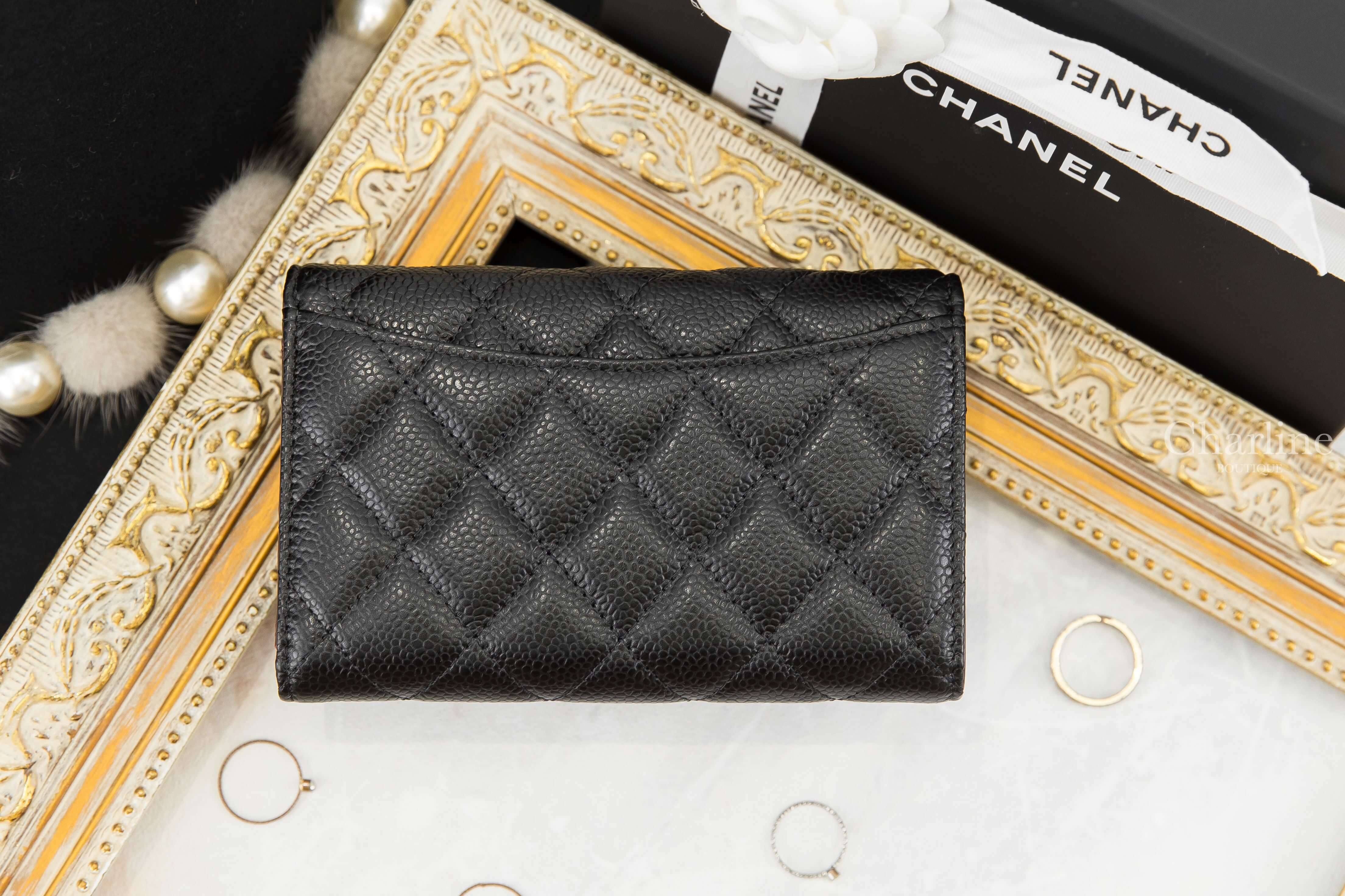 Chanel Medium Flap Wallet 黑色金CC荔枝菱格紋前釦式中夾-Charline Boutique 精品代購