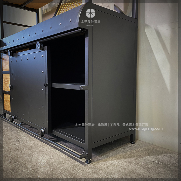 工業風實木滑門收納櫃