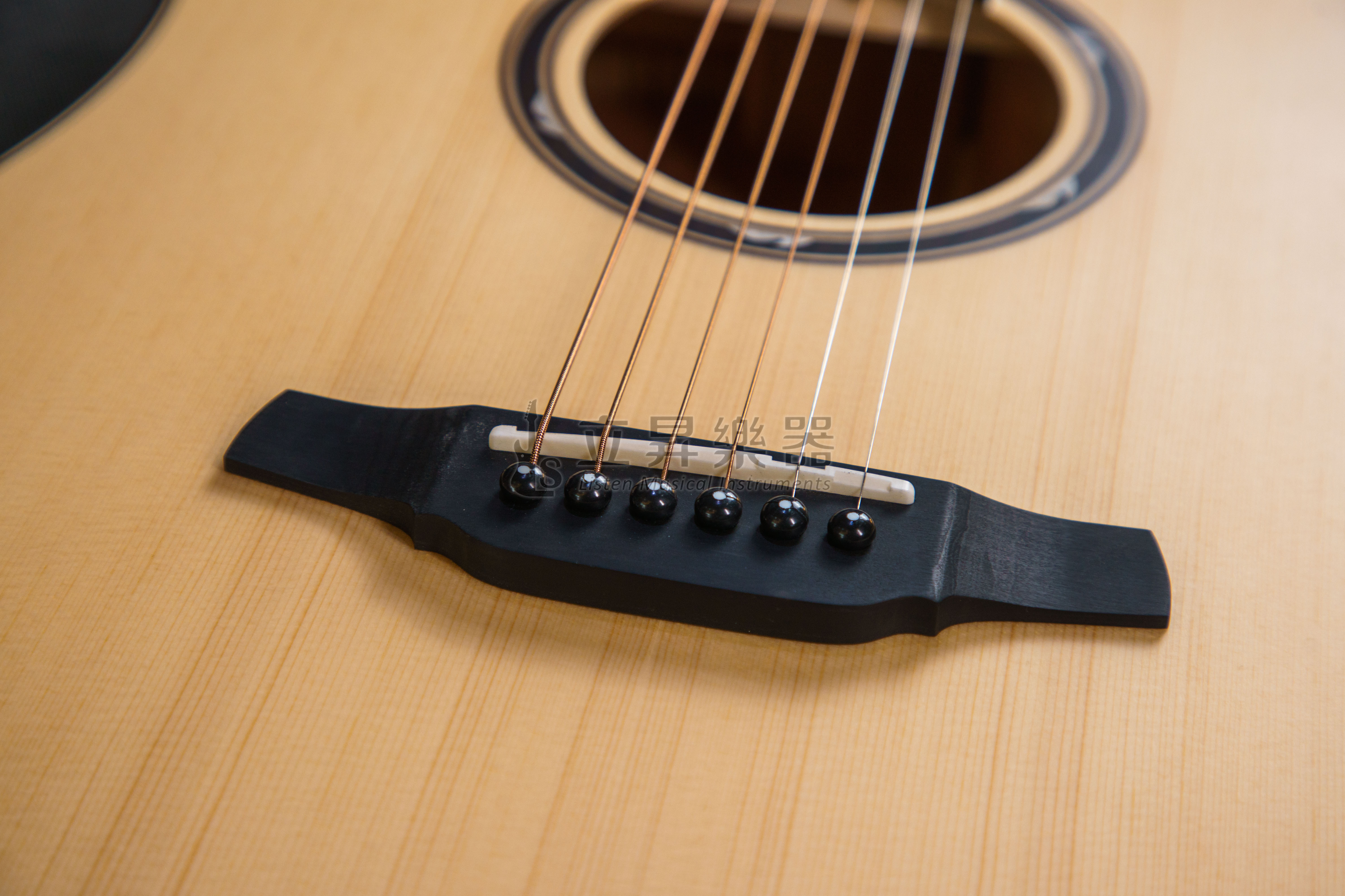 NAGA NAGA G-08DC 風系列 伍伍慧代言 英格曼雲杉面板/沙比利側背 面單木吉他 41吋 D桶身缺角 附原廠厚琴袋 第 4 張圖片｜三峽吉他 / Bass