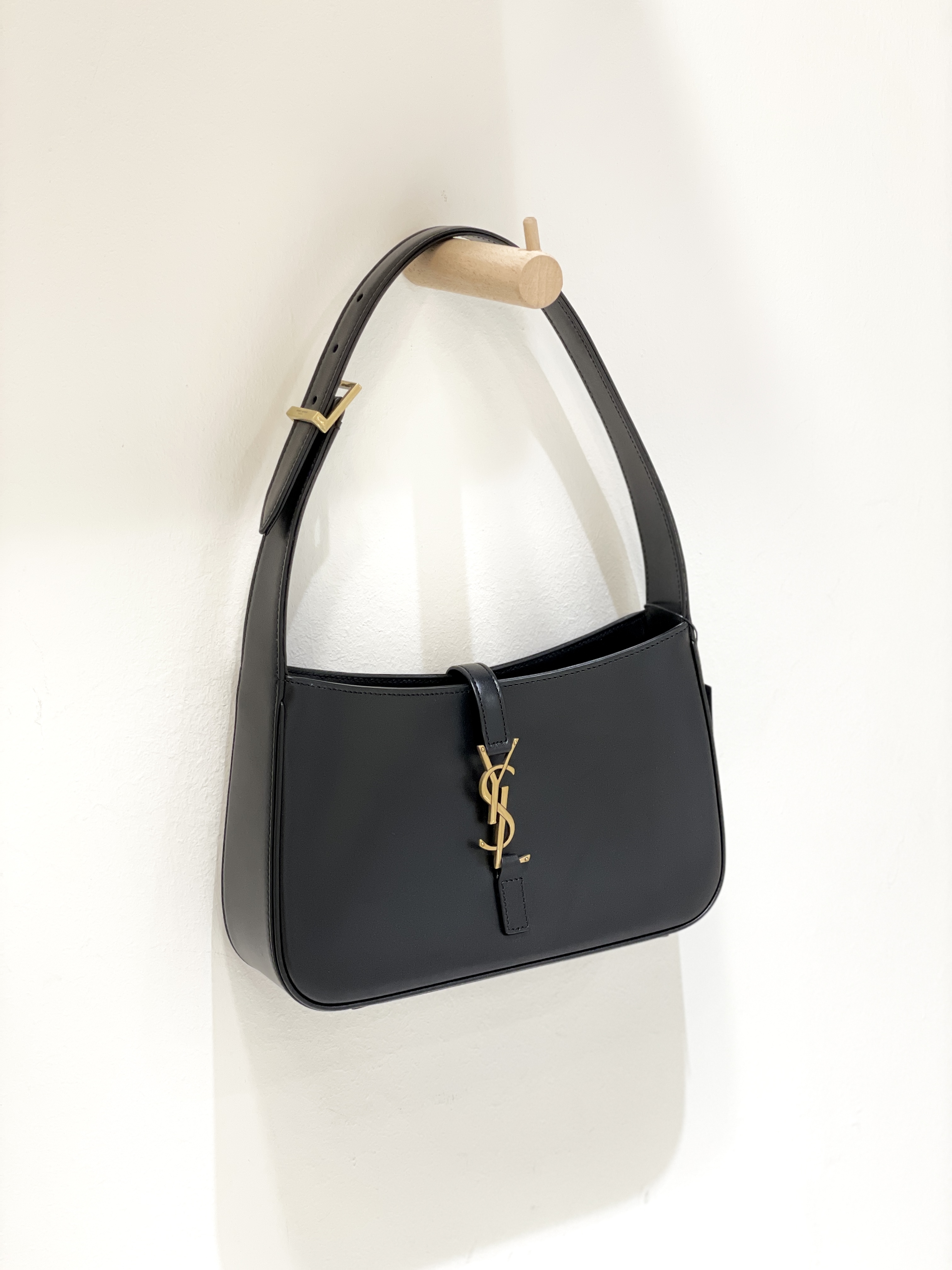 YSL LE 5 À 7 Hobo Bag