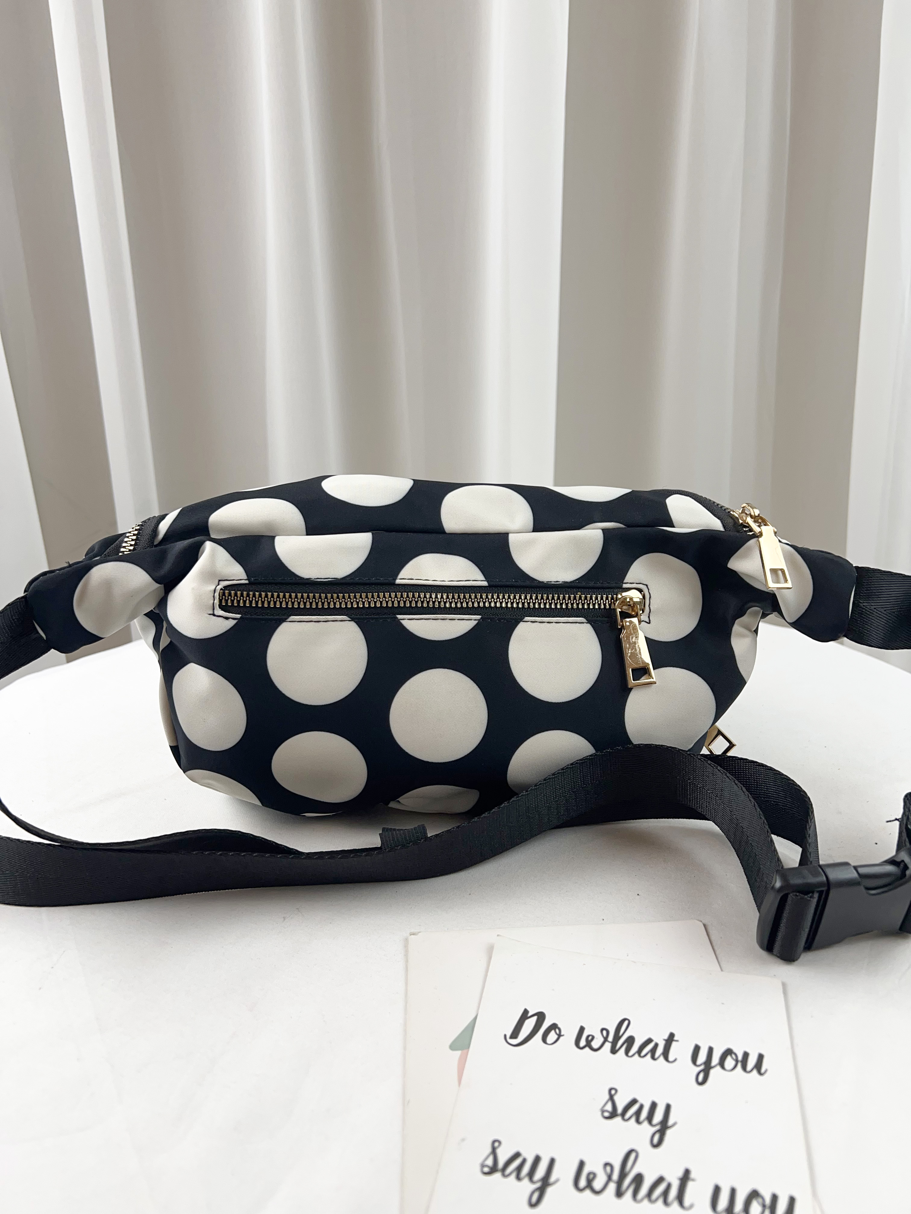 復古黑點 美腿防潑水腰包 / 側背包  #SM-882