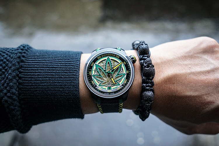 BOMBERG BB-01 Automatic Cure the BullDog Black-自動機械腕錶-迷幻黑限定版