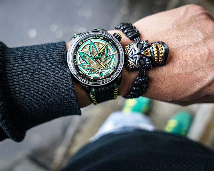 BOMBERG BB-01 Automatic Cure the BullDog Black-自動機械腕錶-迷幻黑限定版