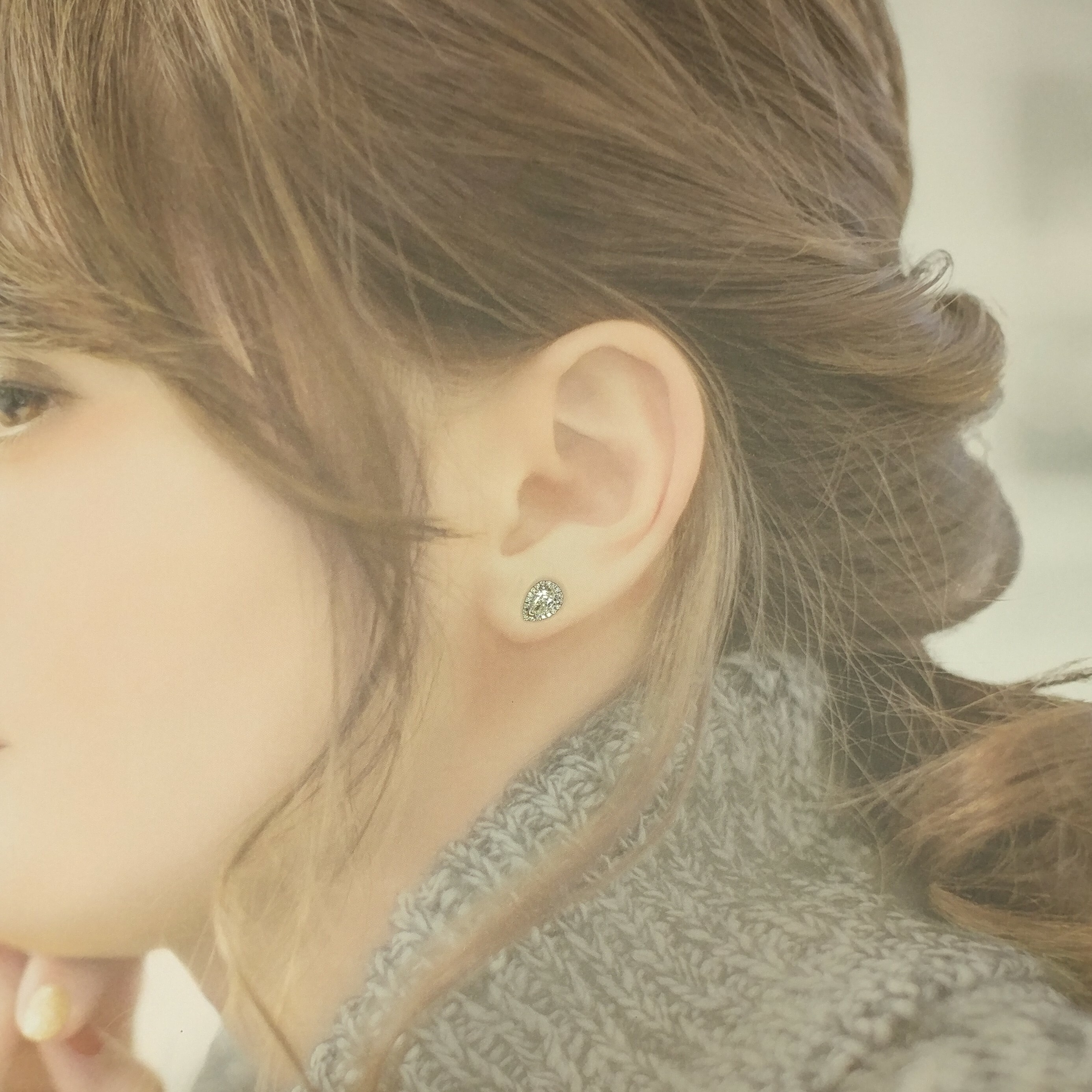 全新18K金【主石60份鑽石】配小鑽共71份鑽石耳環