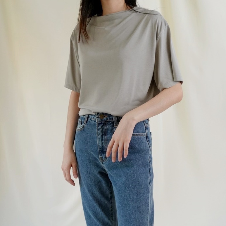 5W26 推薦!立領垂墜莫代爾棉TEE 白綠