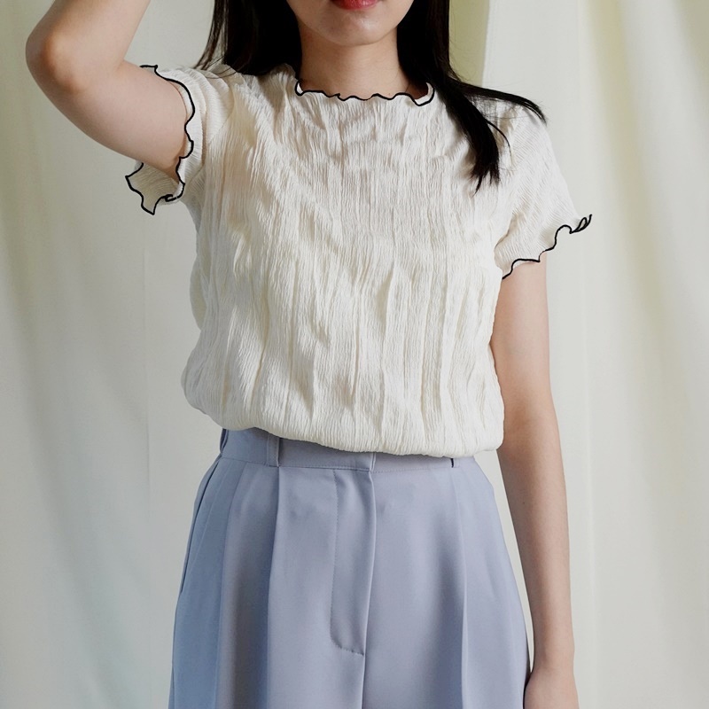 5W14 撞色滾邊皺褶感上衣 一色