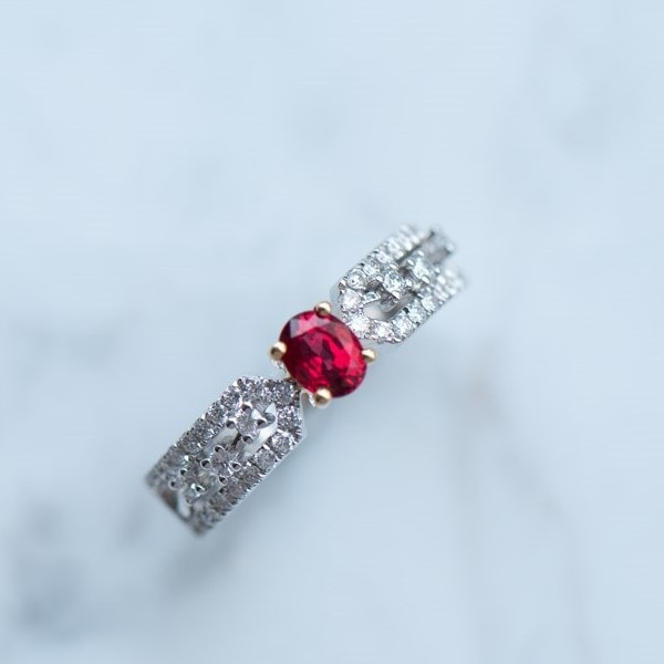 18K Classic Ruby Diamond Ring