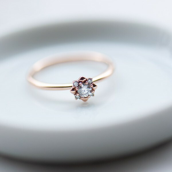 18K Mini Floral Diamond Ring