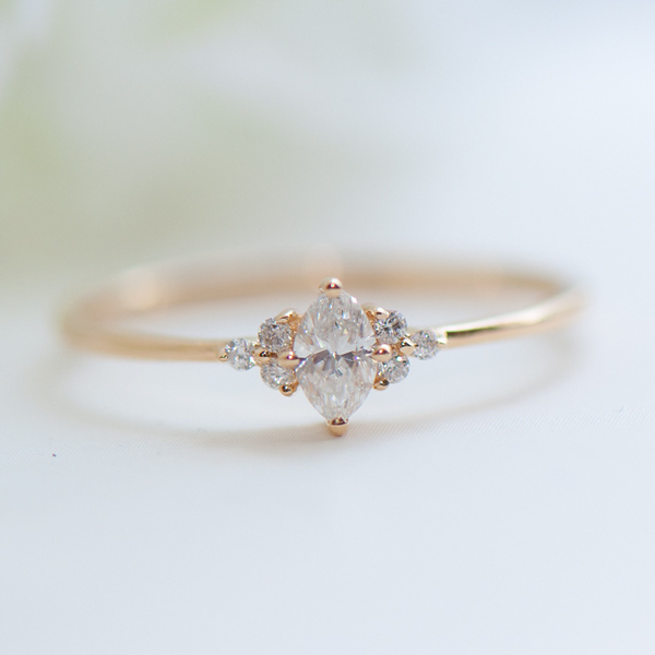 18K Breezy Marquise Diamond Ring