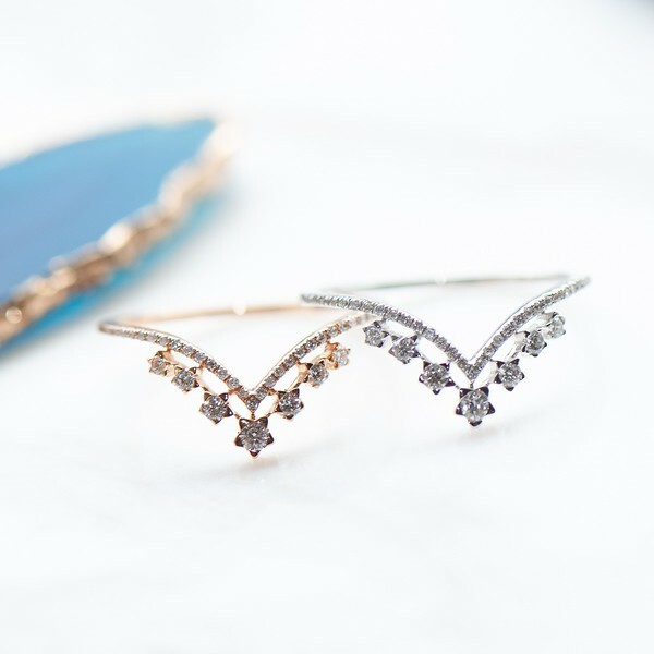 18K V star Diamond Ring