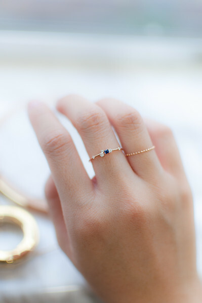 18K Gratis Blue Sapphire Diamond Ring