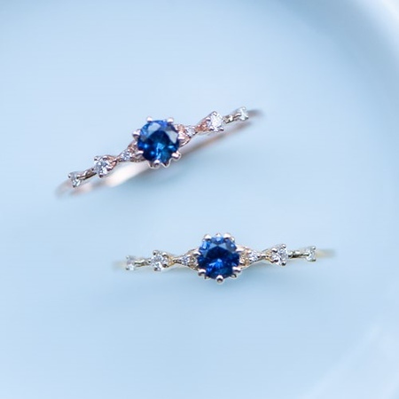 18K Classy Royal Blue sapphire diamond ring