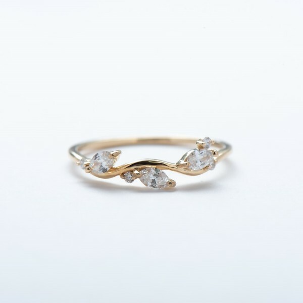 18K Leaf Diamond Ring