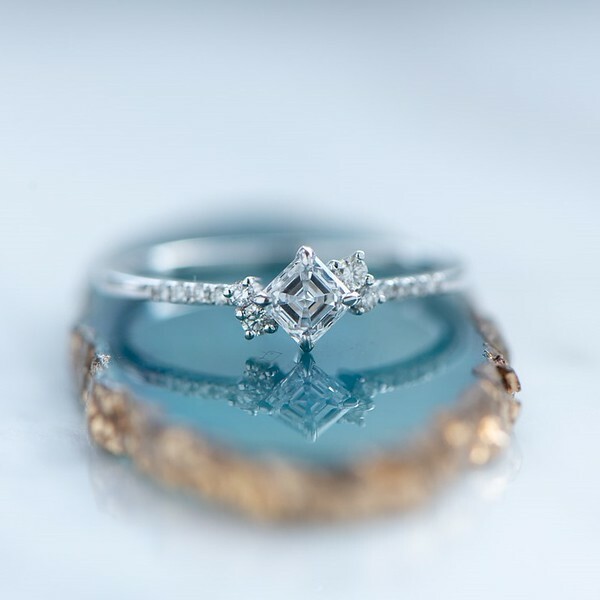 18K Asscher cut Diamond Ring