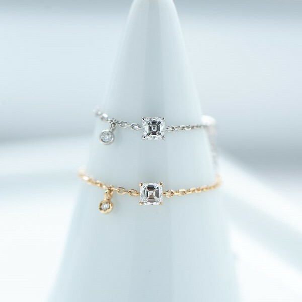 18K Asscher Diamond Chain Ring