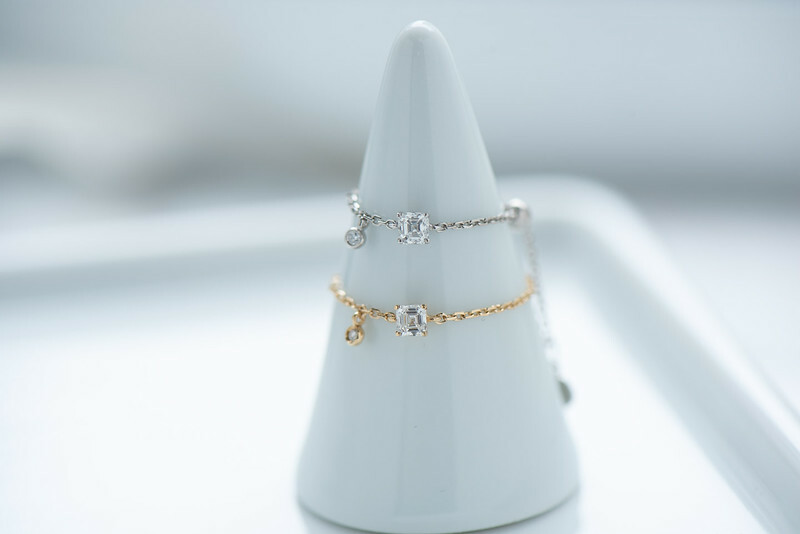 18K Asscher Diamond Chain Ring