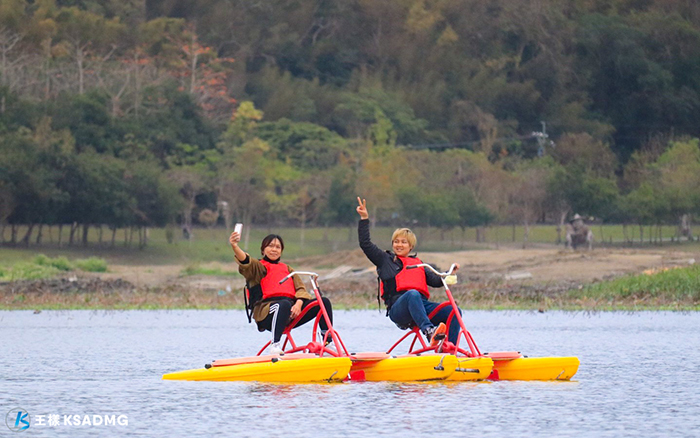 雙人水上腳踏車