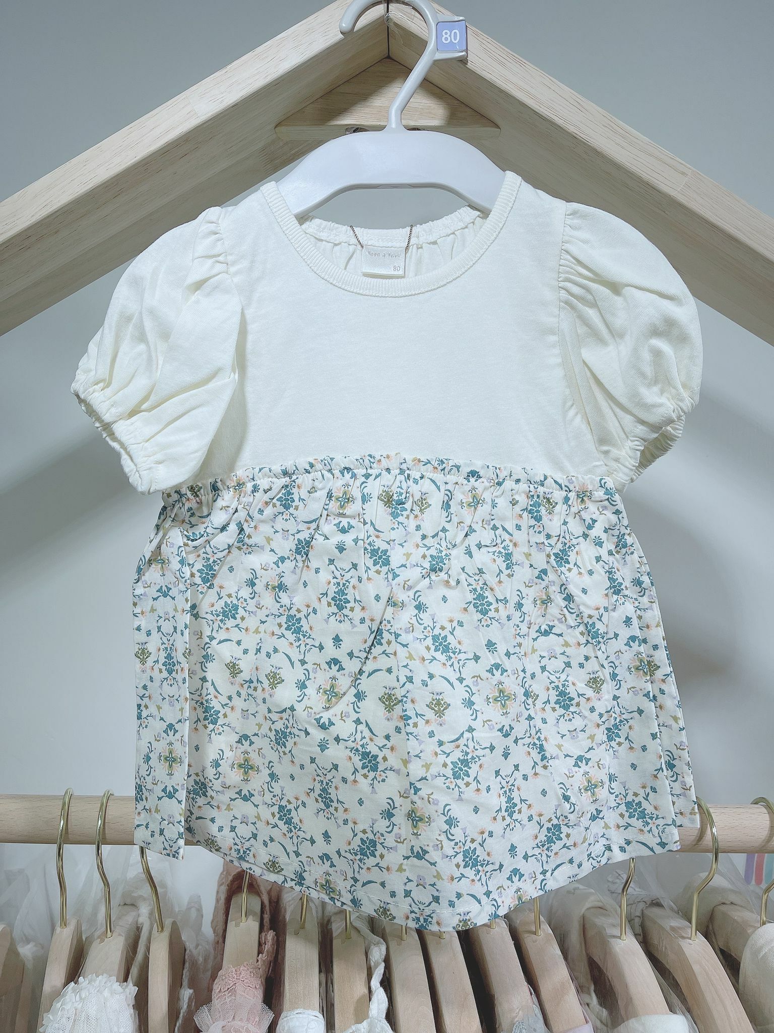 Tete a tete 碎花上衣