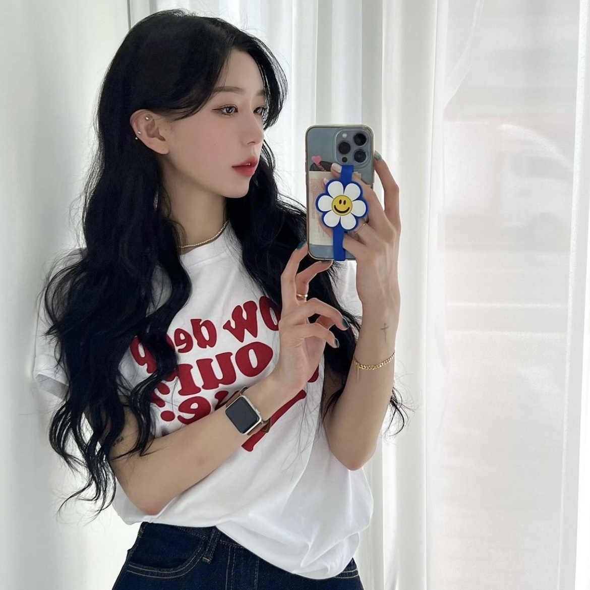 LUVISTRUE IN LOVE TEE