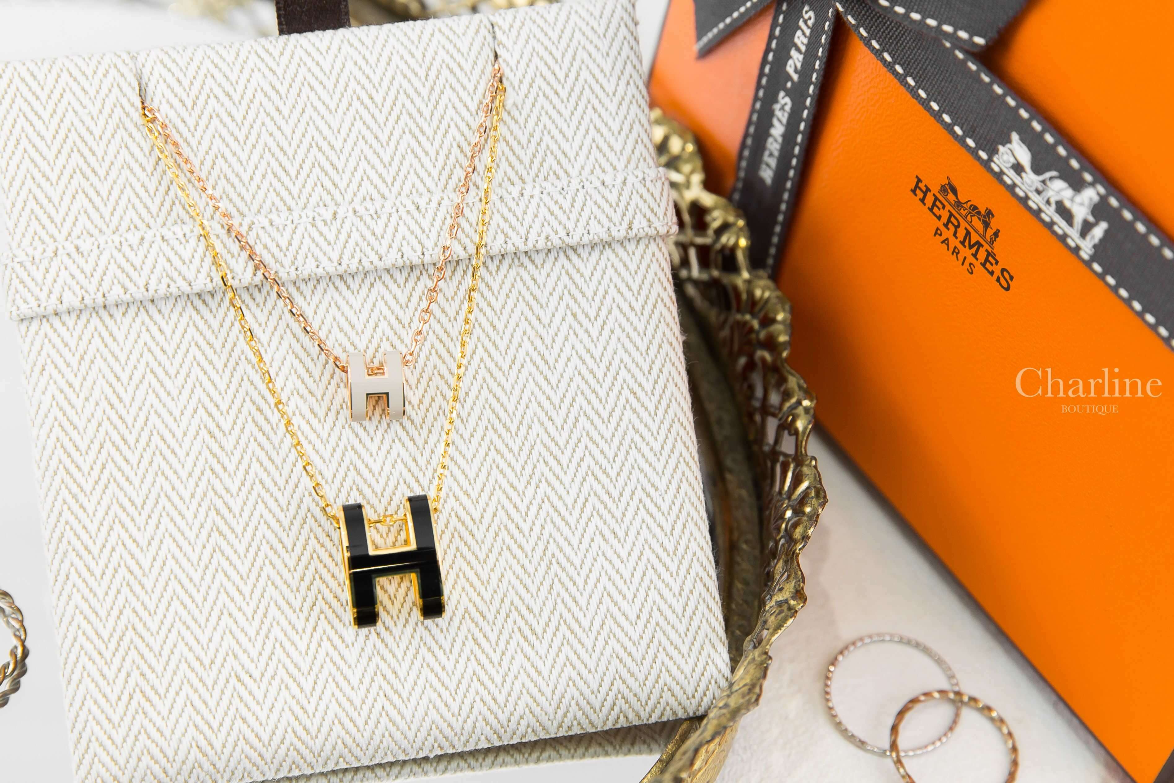 Hermès Pendentif Pop H Necklace 黑色珐瑯鍍金簍空橢圓項鍊,Hermès Mini Pop H Pendant 栗子灰迷你珐瑯鍍玫瑰金簍空橢圓項鍊-Charline Boutique 精品代購