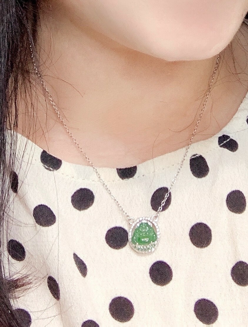 寬心喜樂丨佛公翡翠雕件銀項鍊