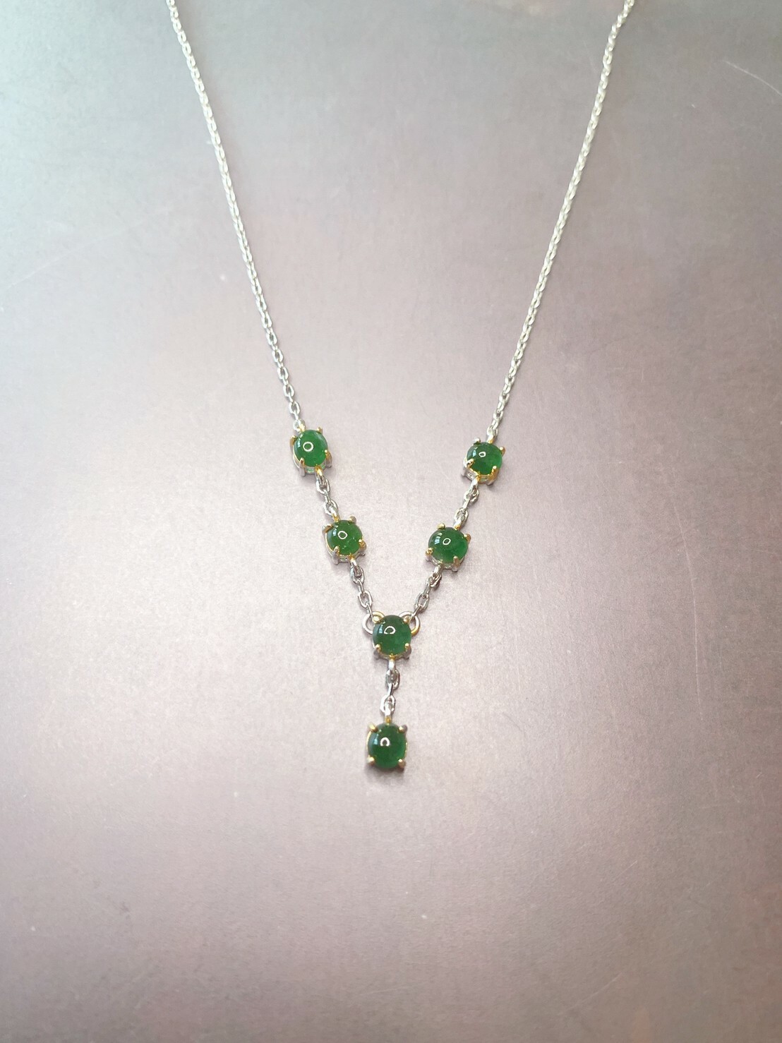 小綠串串丨綠色種水翡翠Y字鍊