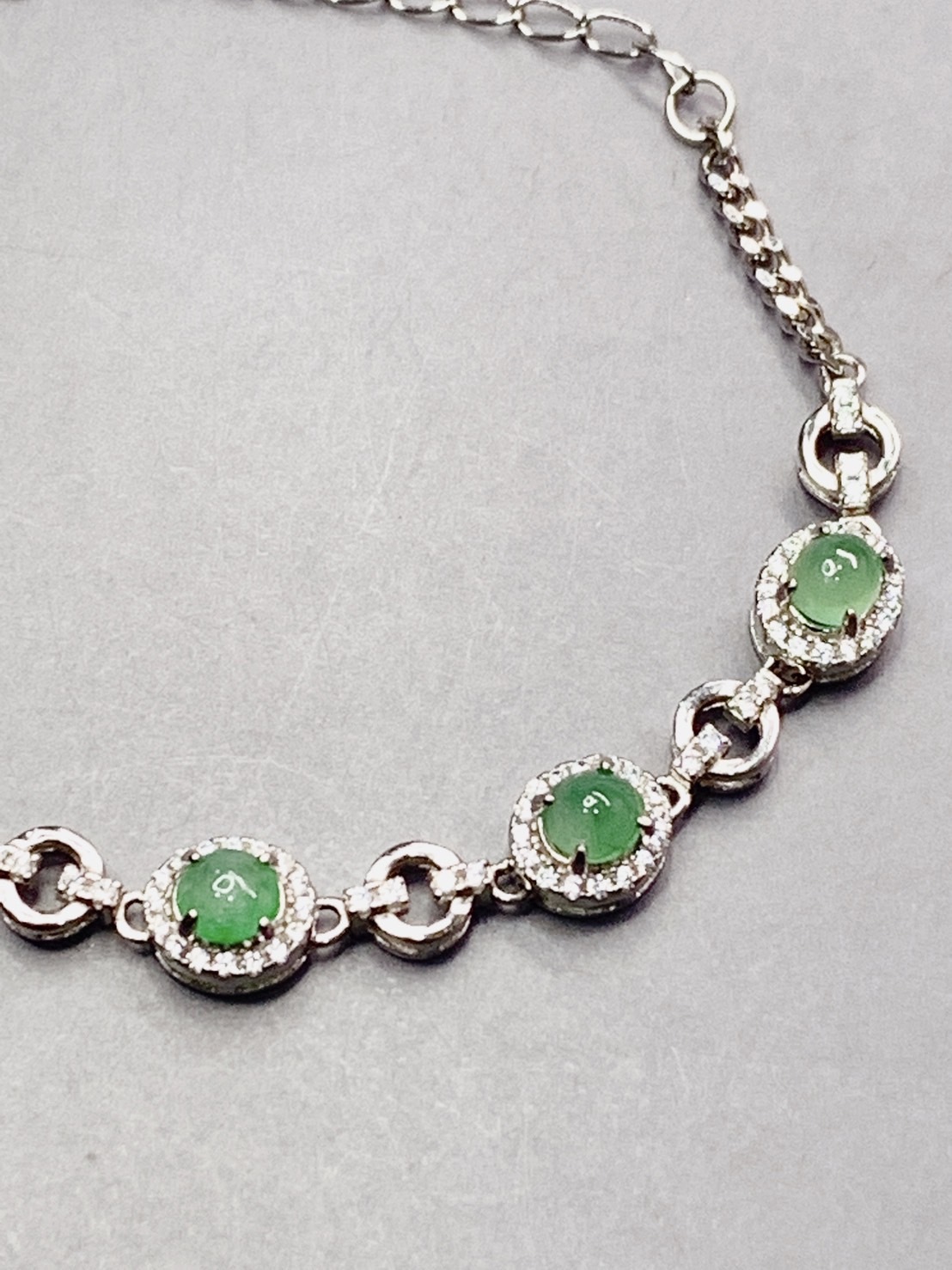 圓綠串串丨冰晴水翡翠銀手鍊