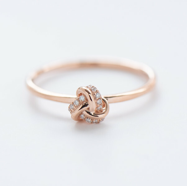 18K Lucky Knot Diamond Ring