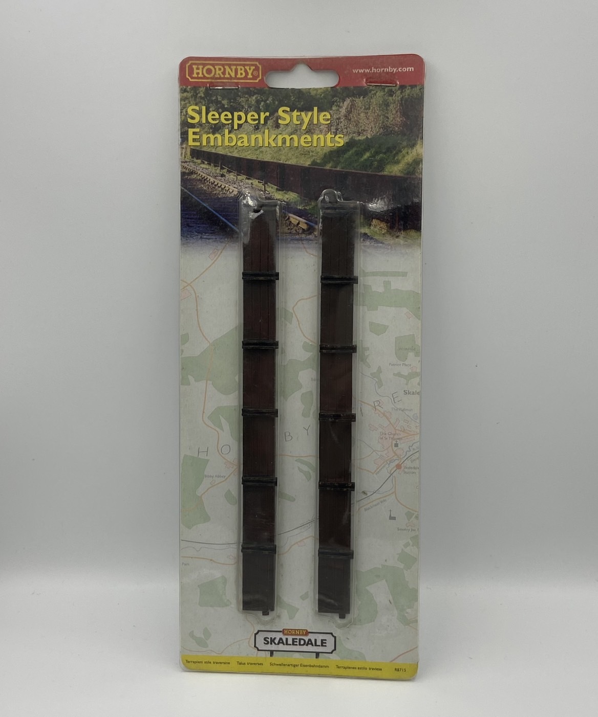 Hornby R8715 HO scale Sleeper Style Embankments