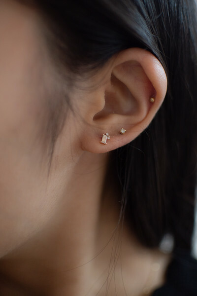 18K Fenie Baguette Diamond Earring