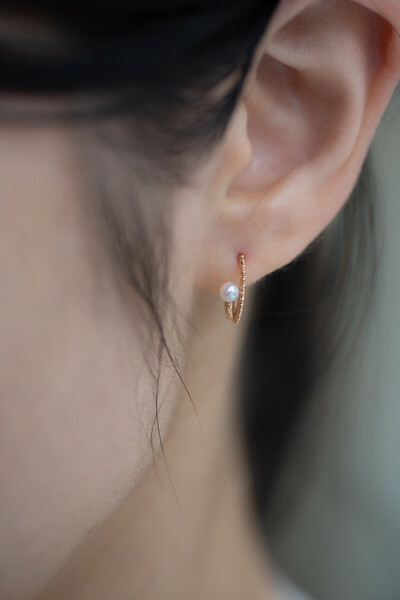 18K Akoya Pearl Earring