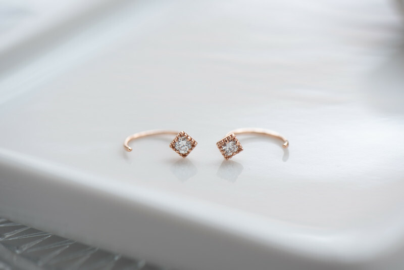 18K Sq-Round Diamond Earring Hoop