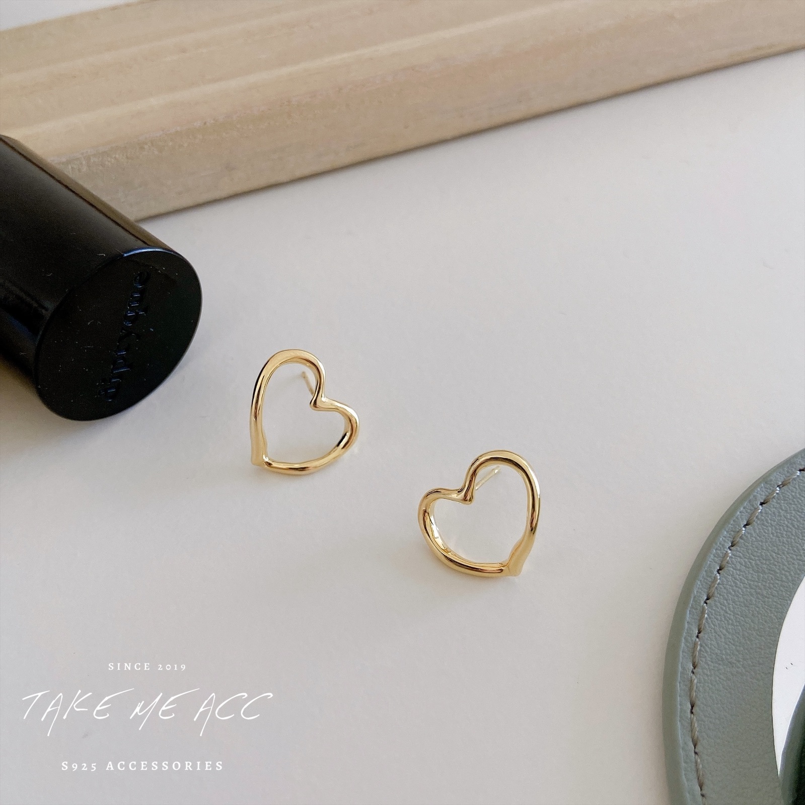 極簡愛心｜純銀針耳環