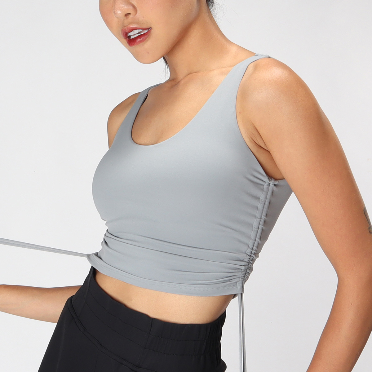 側抽繩含罩杯短版瑜珈/運動/機能背心【可換襯墊/上下一致】*